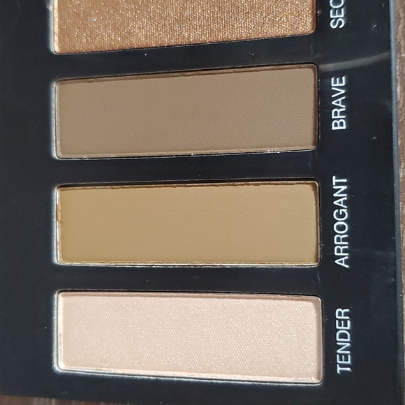 Younique Moodstruck Addiction Shadow Palette 4 - Picture 3 of 4